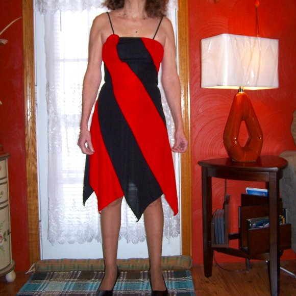 SEXY FREDERICKS OF HOLLYWOOD BLACK AND RED ASYMMETRICAL SPAGHETTI STRAP DRESS - Picture 2 of 8